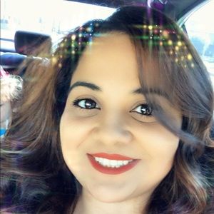 Meet your Posher, Mayra